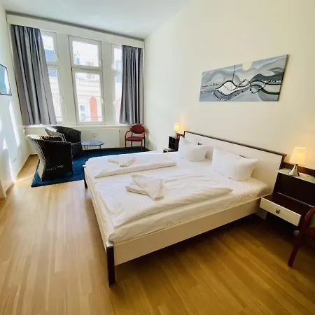 Berringer, Leuchtfeuer, Direkt An Der Promenade Apartment Rostock Exterior photo